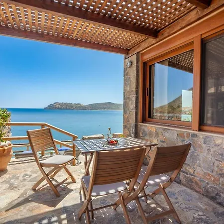 Prázdninový dům Plaka Beach Cottages