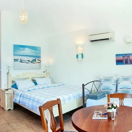 Plaka Beach Cottages